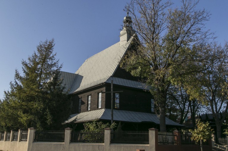 Kościół pw Niepokalanego Serca NMP w Ostrowążu