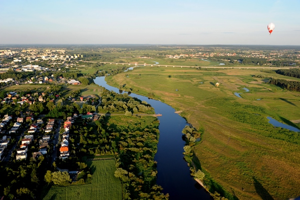 Widok z lotu ptaka na rzekę Wartę