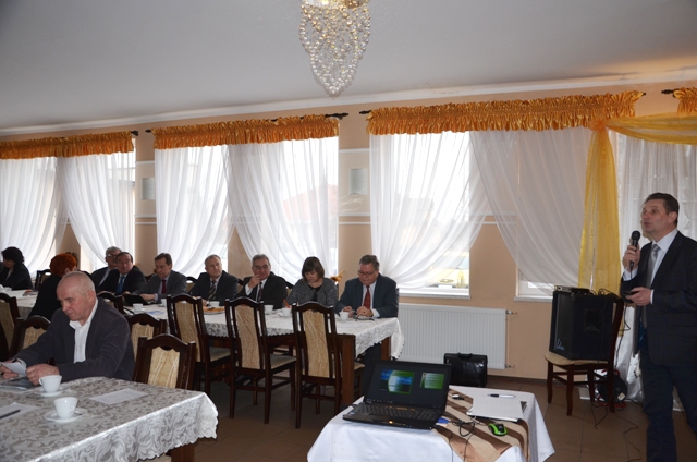 Prezentację nt Programu Rozwoju Obszarów Wiejskich na lata 2015 – 2020 przedstawił Mariusz Tadka – k