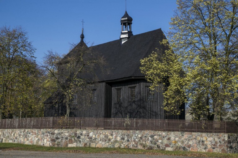Drewniany kościół p.w. św. Mateusza Apostoła w Lubstówku