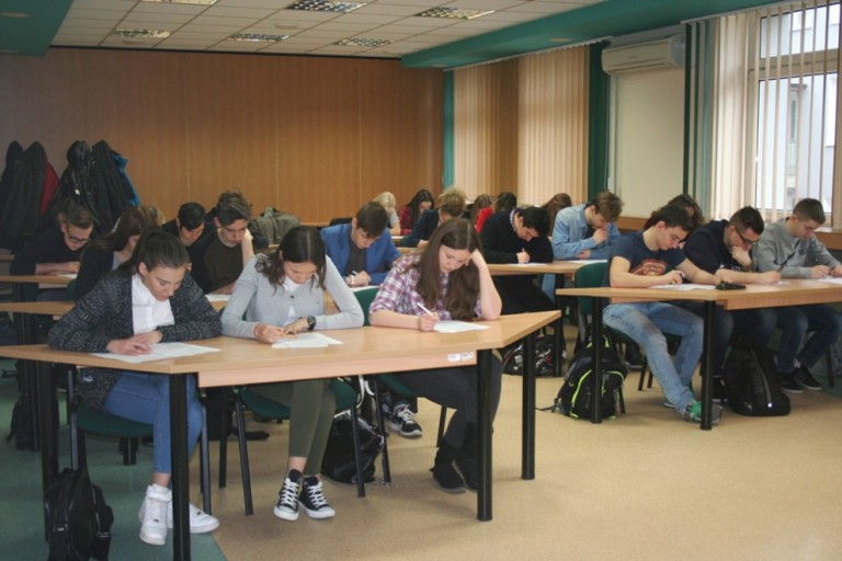 Dwudziestu trzech uczniów ze szkół ponadgimnazjalnych powiatu konińskiego przystąpiło do egzaminu sp
