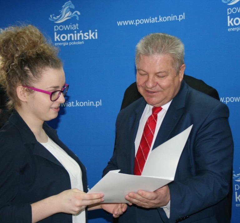 Weronika Kmieć, uczennica Zespołu Szkół Ponadgimnazjalnych w Sompolnie zajęła II miejsce