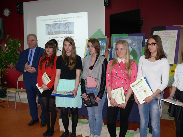 Laureaci wszystkich konkursów otrzymali nagrody ufundowane przez Starostwo Powiatowe w Koninie
