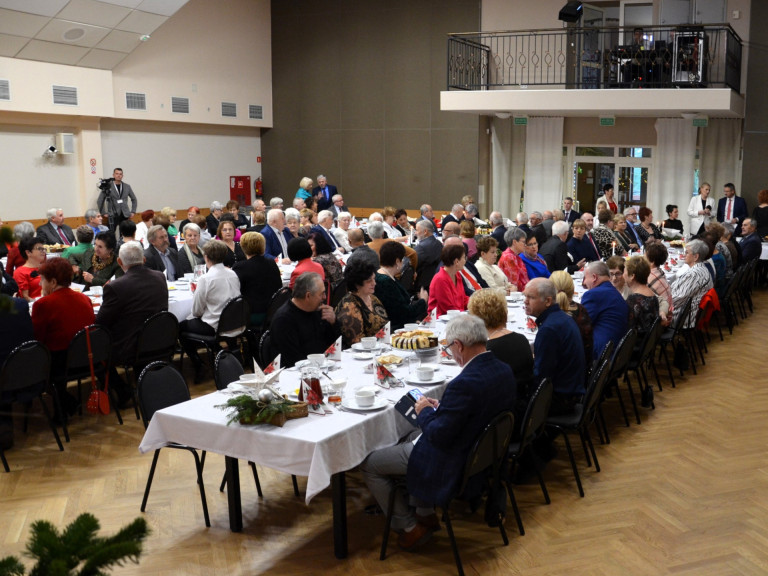 Spotkanie wigilijne Seniorów Powiatu Konińskiego w Kleczewie