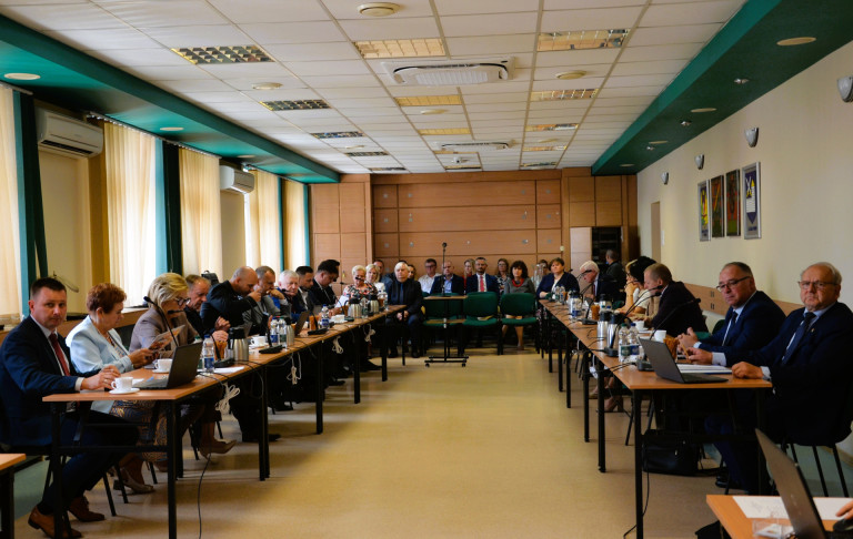 Powiat koniński pożegnał dyrektorów szkół odchodzących na emeryturę