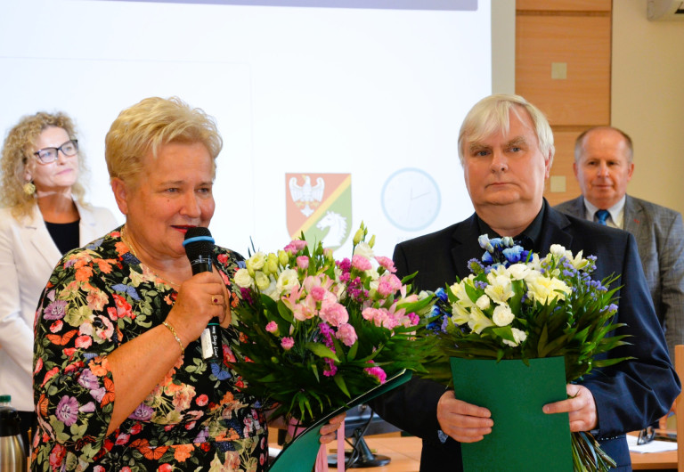 Powiat koniński pożegnał dyrektorów szkół odchodzących na emeryturę