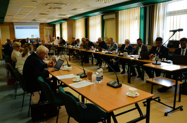 Powiat koniński pożegnał dyrektorów szkół odchodzących na emeryturę