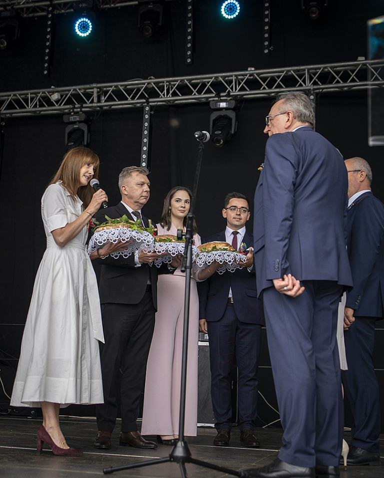 Dożynki Powiatowo-Gminno-Parafialne w Rzgowie ? święto plonów i wdzięczności rolnikom