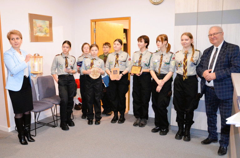 Betlejemskie Światło Pokoju dotarło do Starostwa Powiatowego