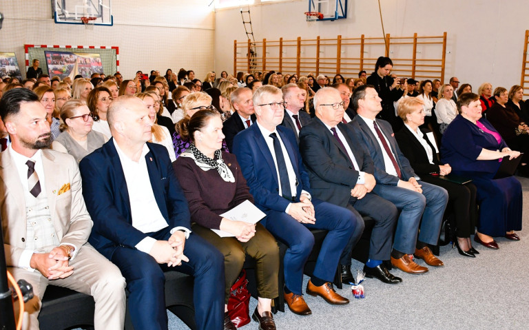 Powiatowy Dzień Edukacji Narodowej ? święto nauczycieli i pracowników oświaty
