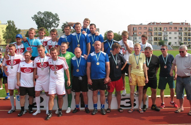 III miejsce w piłce nożnej mężczyzn dla Ludowego Zespołu Sportowego POLONIA Golina